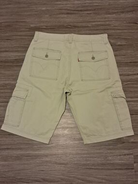 Levis Loose Straight Cargo Shorts Men's Size 36 Cream